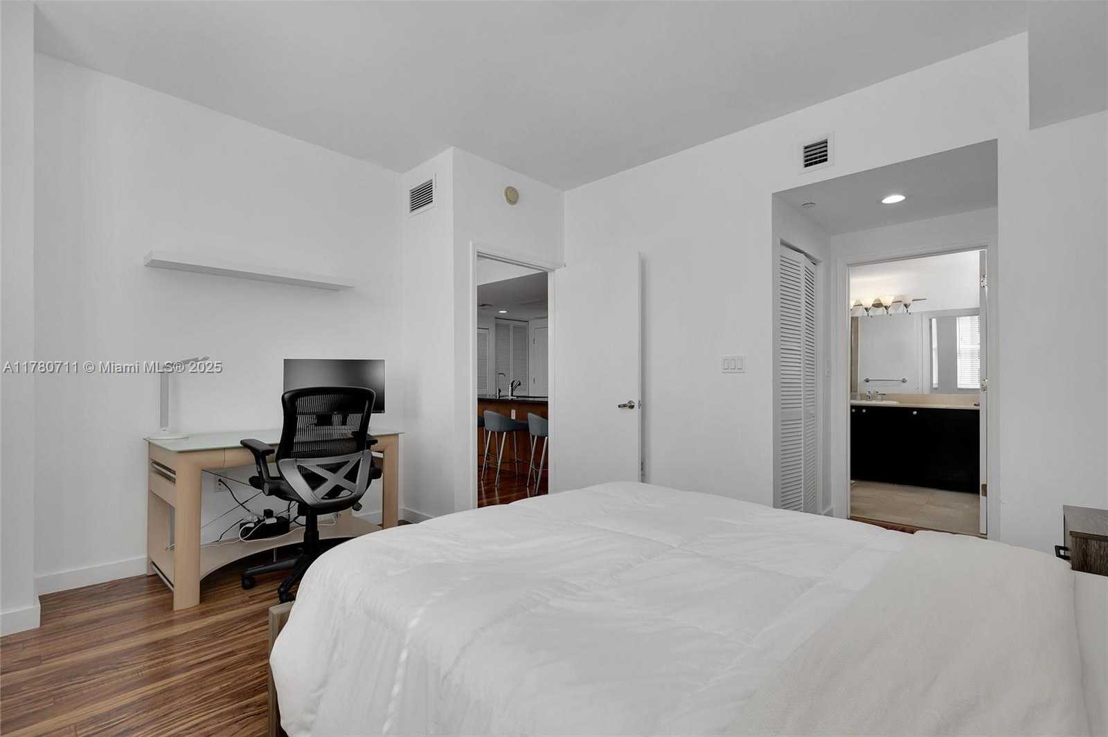 Small Image of 4100 SALZEDO ST #912, Coral Gables Number 13