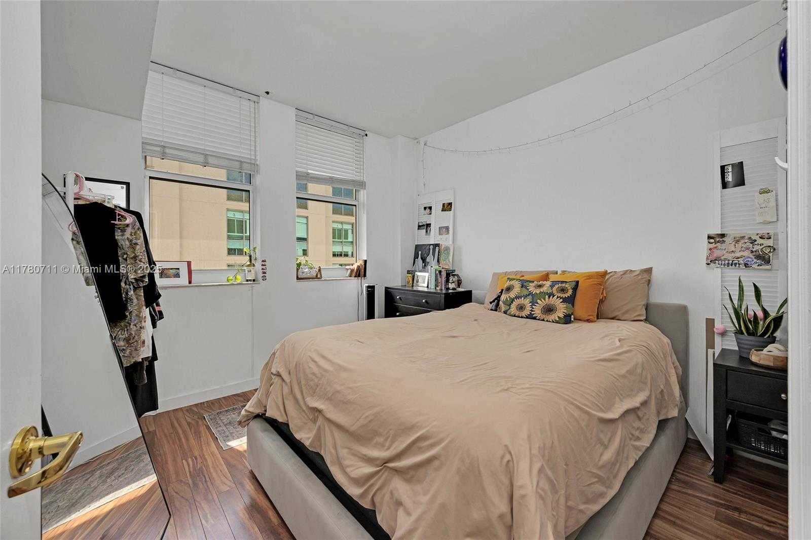 Small Image of 4100 SALZEDO ST #912, Coral Gables Number 17