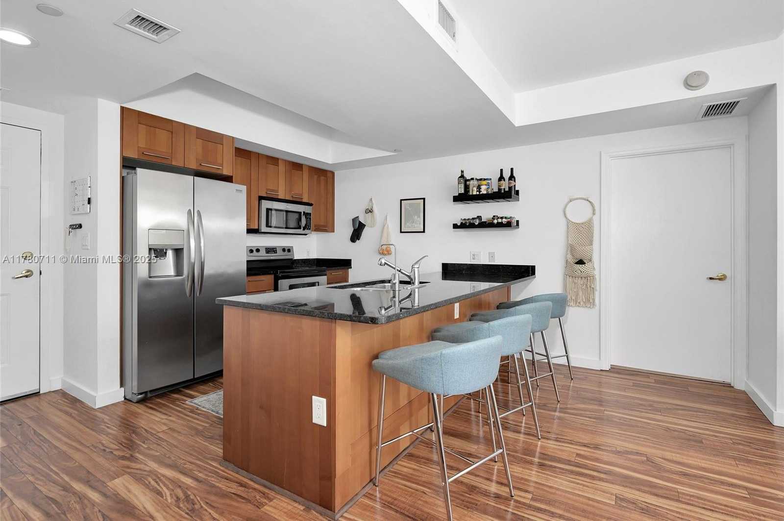 Small Image of 4100 SALZEDO ST #912, Coral Gables Number 6