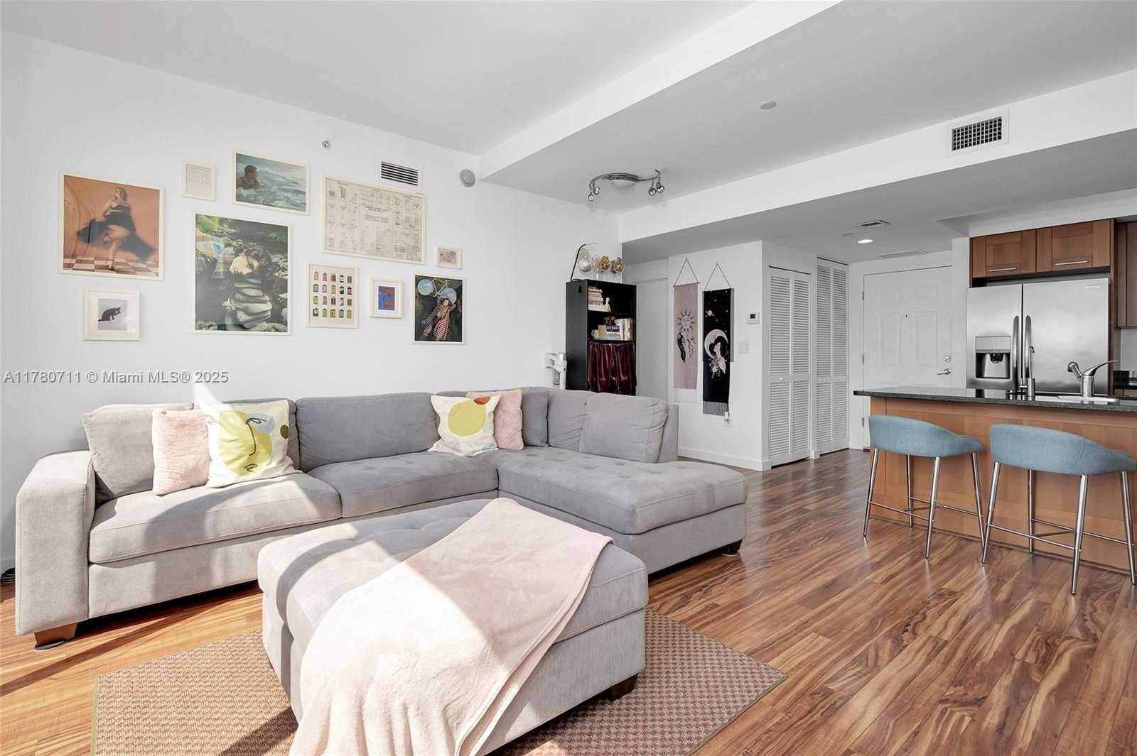 Small Image of 4100 SALZEDO ST #912, Coral Gables Number 9