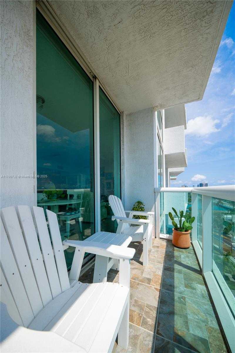 Small Image of 7900 HARBOR ISLAND DR #1026, North Bay Village Number 19