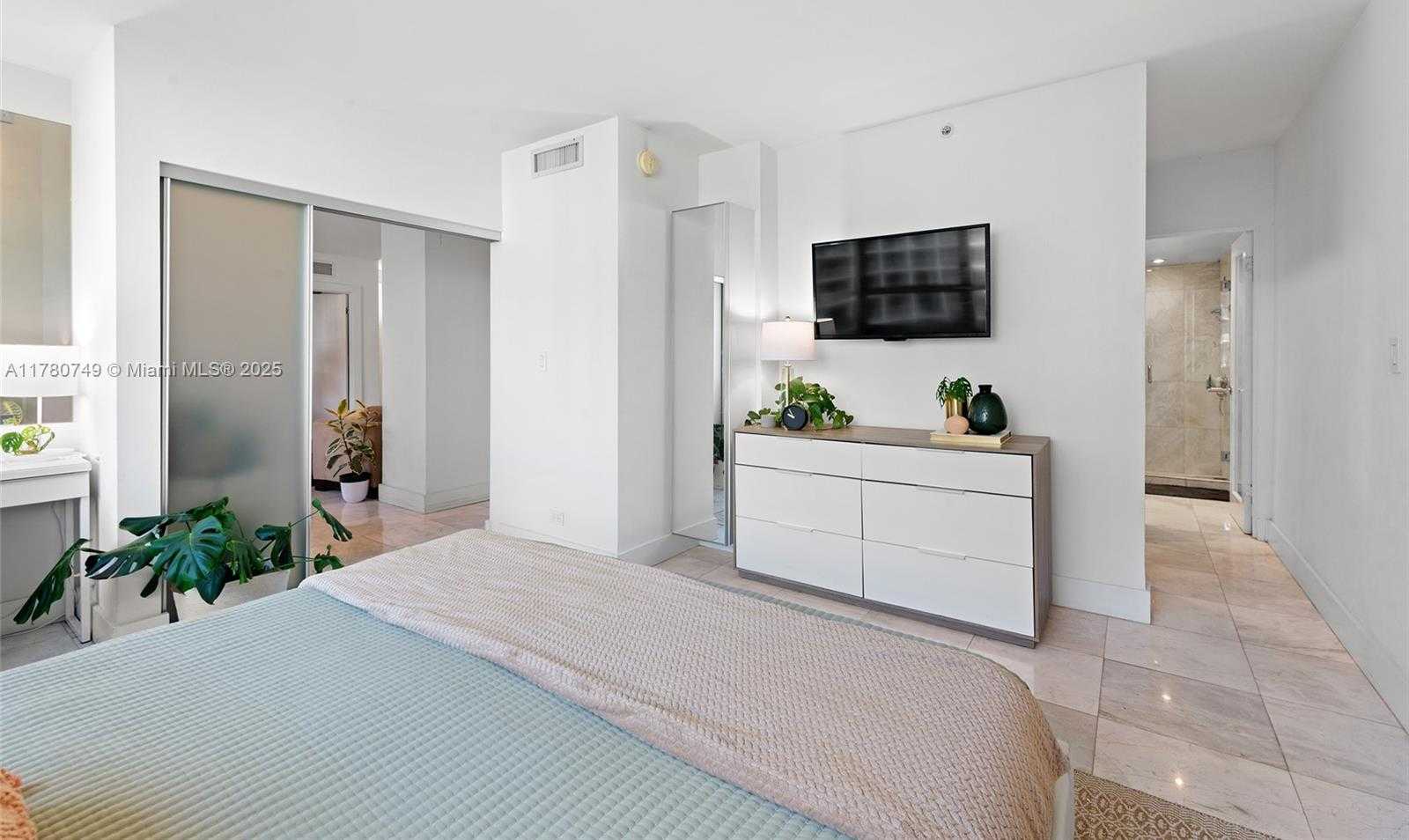 Small Image of 1500 BAY RD #668S, Miami Beach Number 3