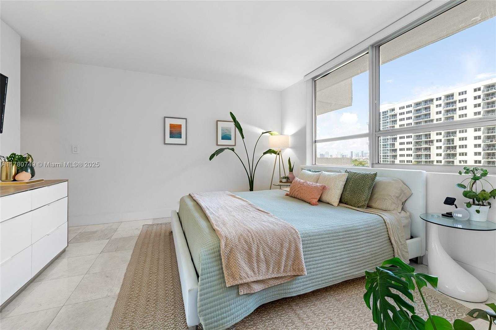 Small Image of 1500 BAY RD #668S, Miami Beach Number 8