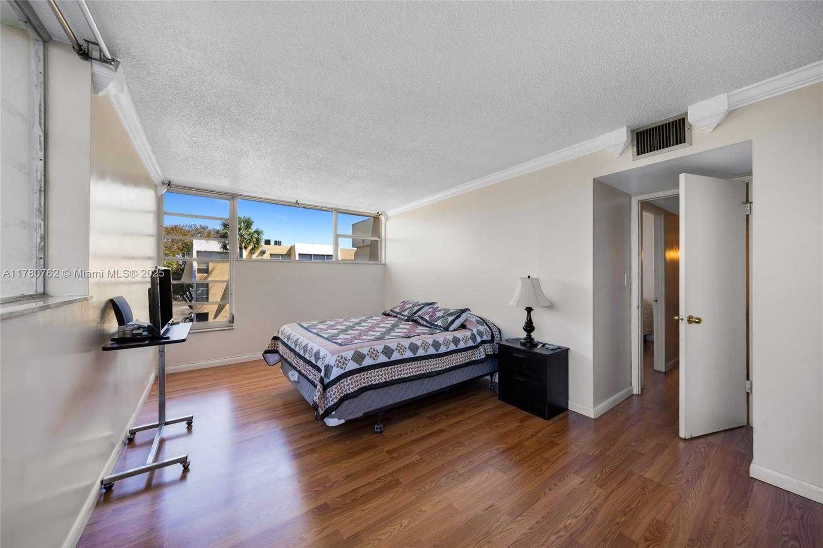 Small Image of 920 NORTH EAST 199TH ST #4S, Miami Number 12