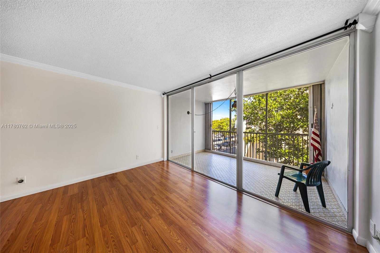 Small Image of 920 NORTH EAST 199TH ST #4S, Miami Number 5