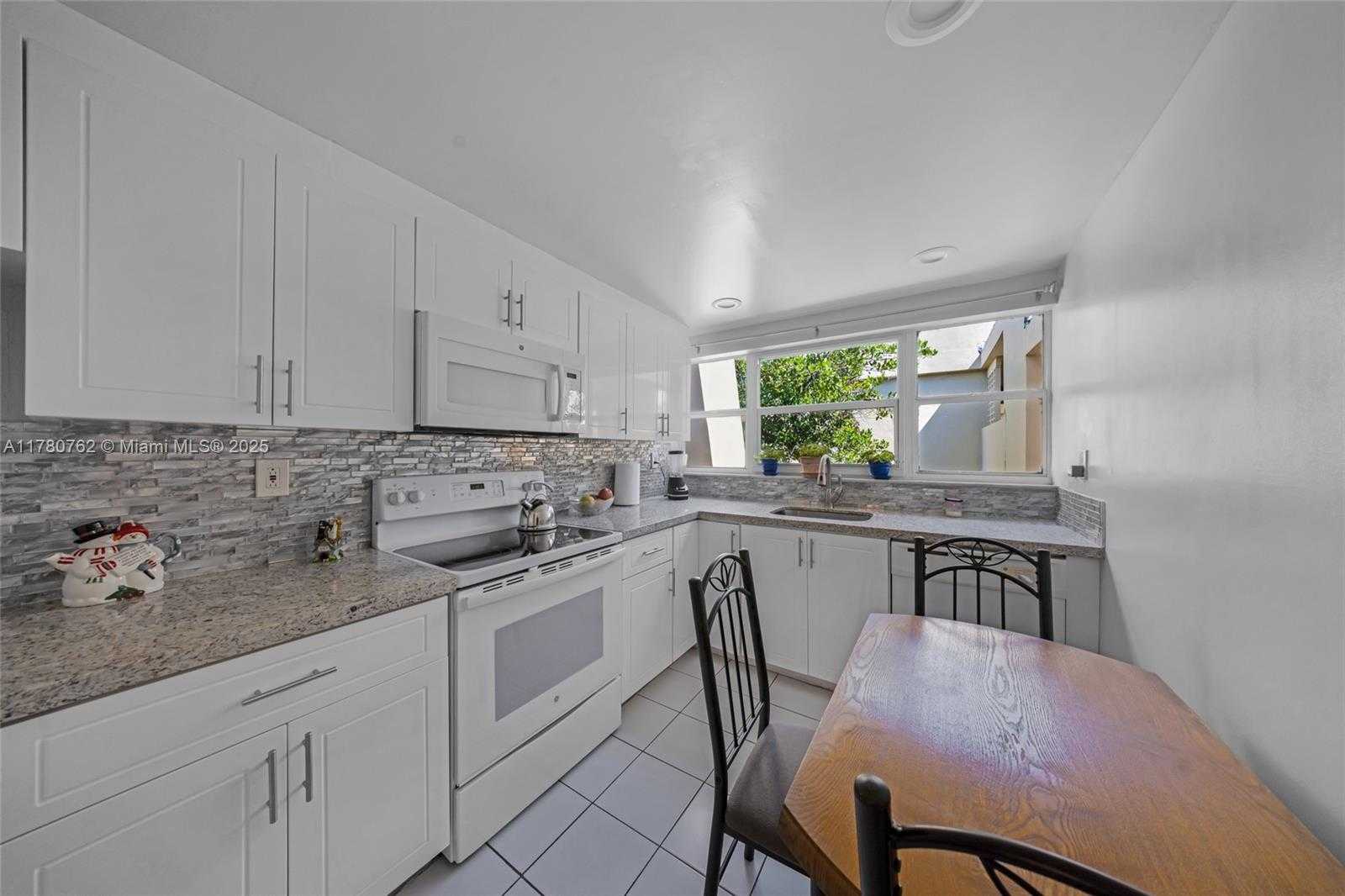Small Image of 920 NORTH EAST 199TH ST #4S, Miami Number 8