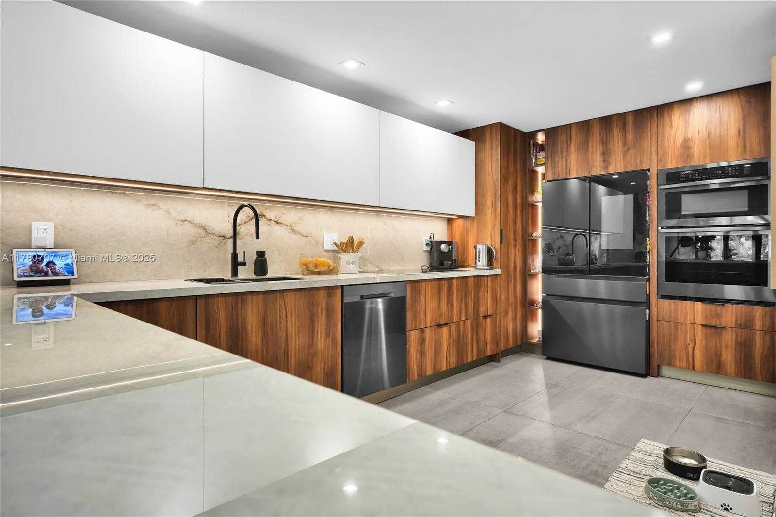 Small Image of 311 POINCIANA DR #801, Sunny Isles Beach Number 16