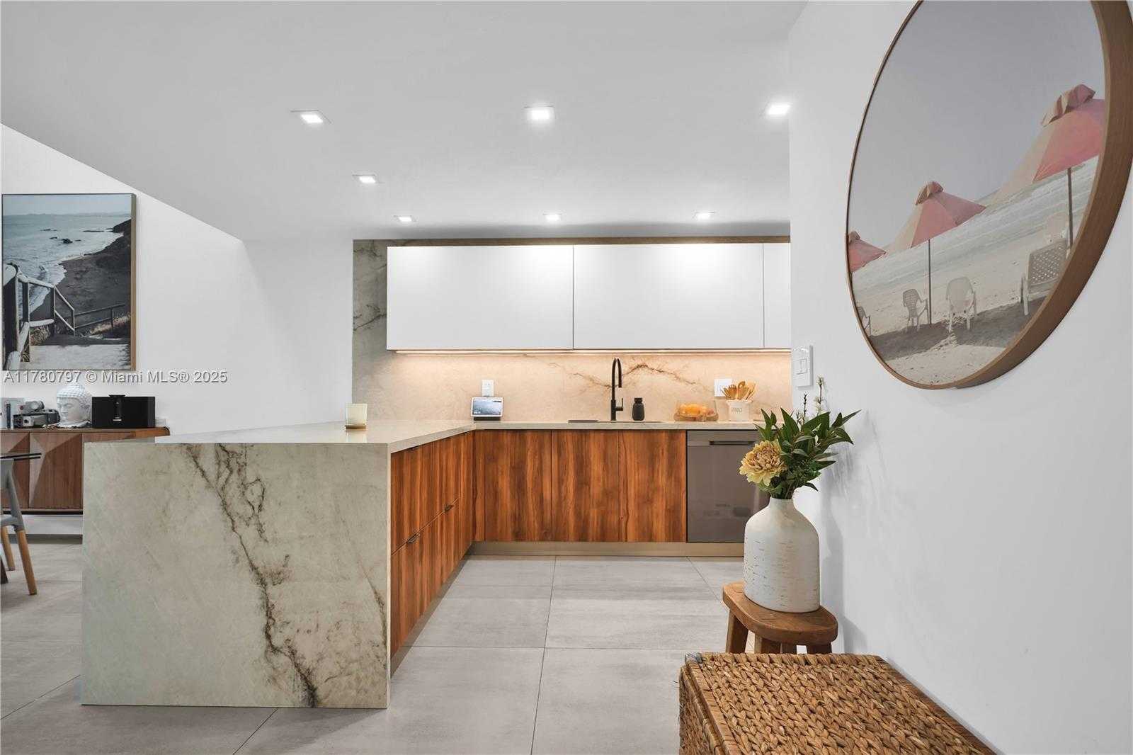 Small Image of 311 POINCIANA DR #801, Sunny Isles Beach Number 17