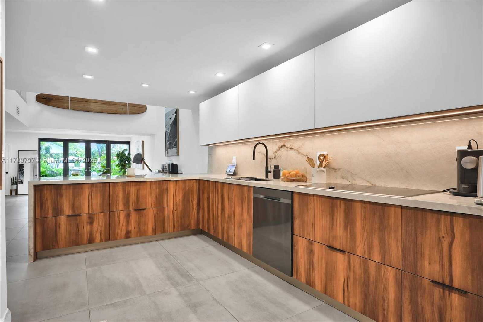 Small Image of 311 POINCIANA DR #801, Sunny Isles Beach Number 19