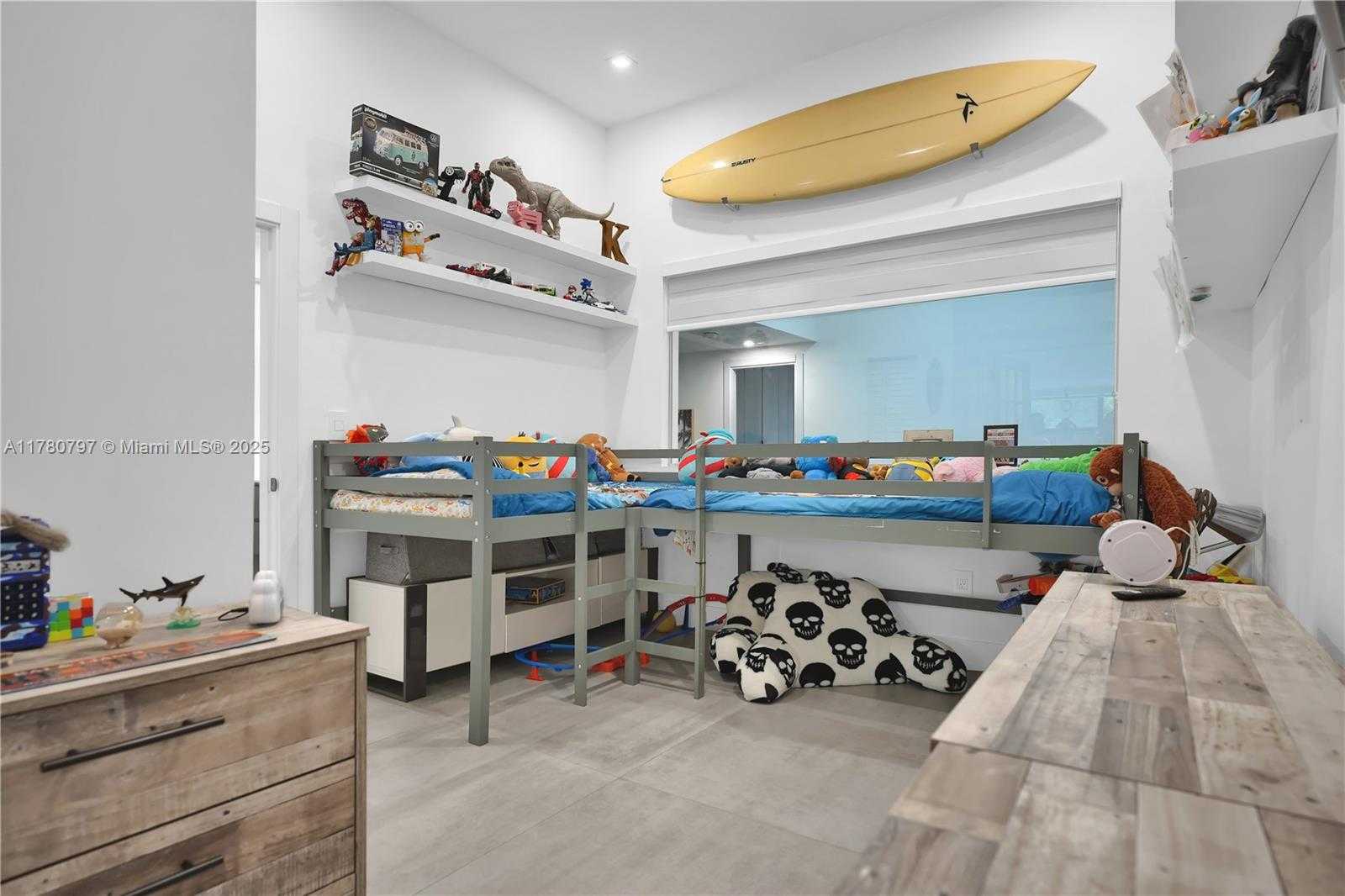 Small Image of 311 POINCIANA DR #801, Sunny Isles Beach Number 32