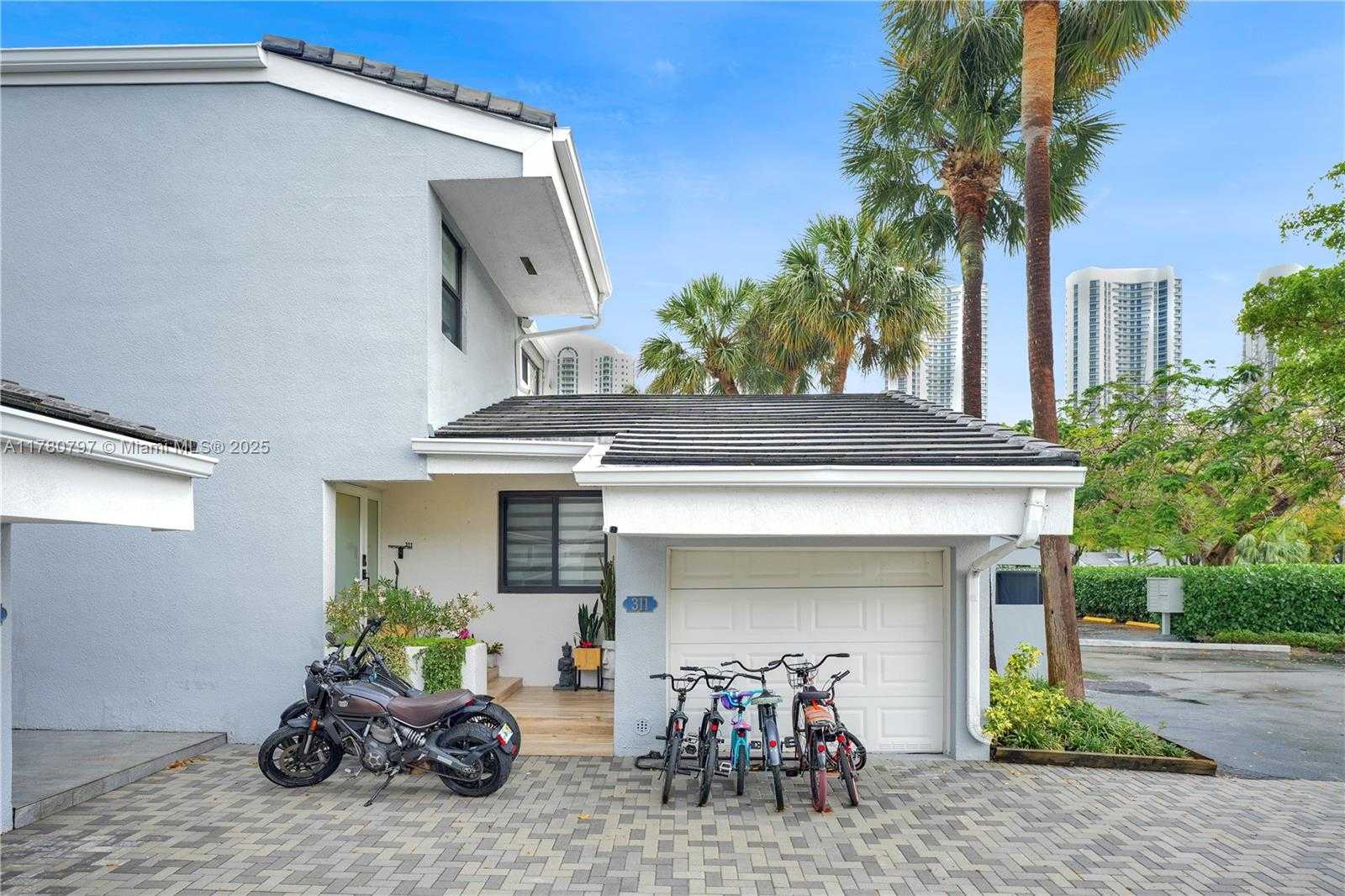 Small Image of 311 POINCIANA DR #801, Sunny Isles Beach Number 4