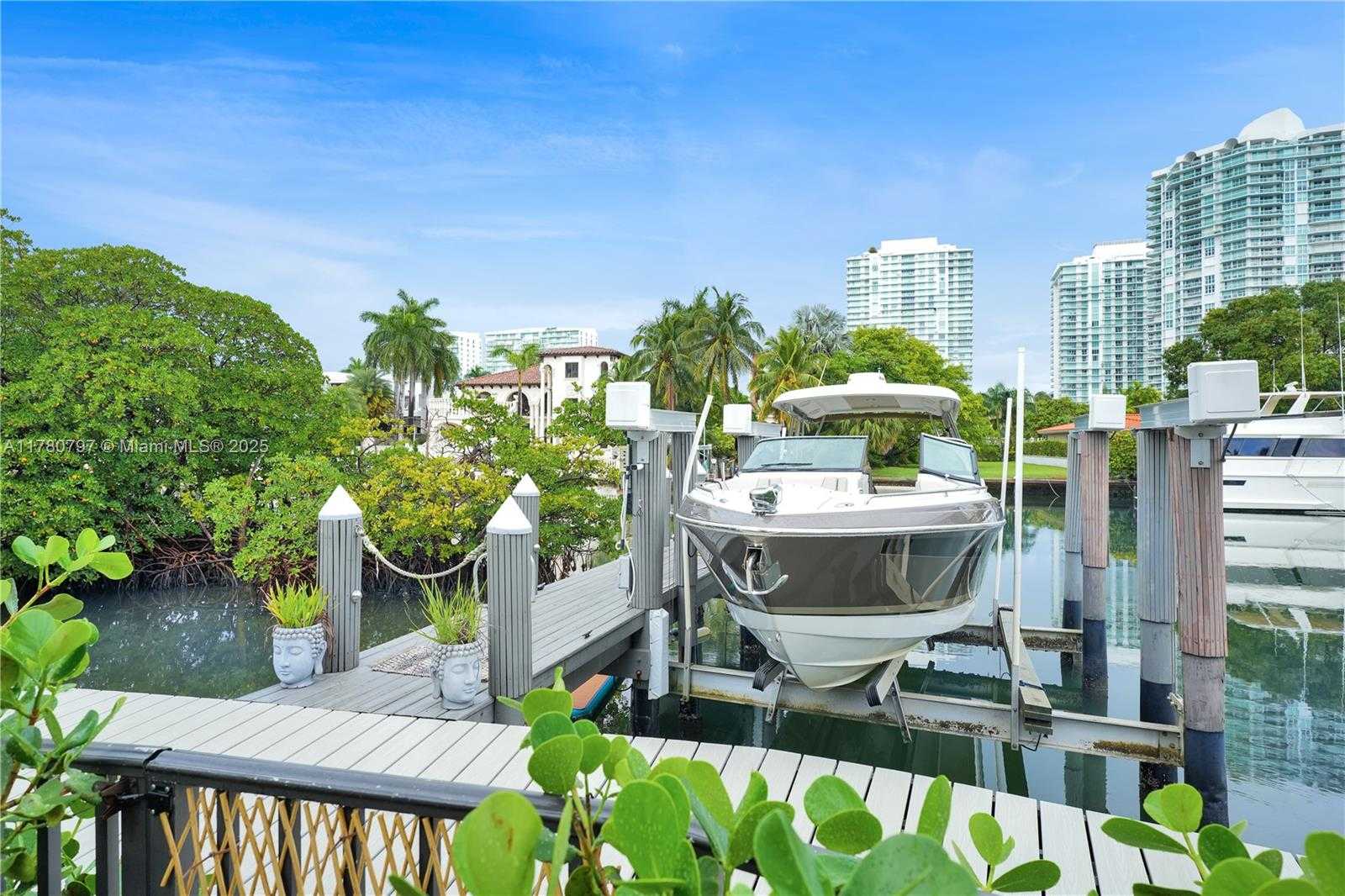 Small Image of 311 POINCIANA DR #801, Sunny Isles Beach Number 42