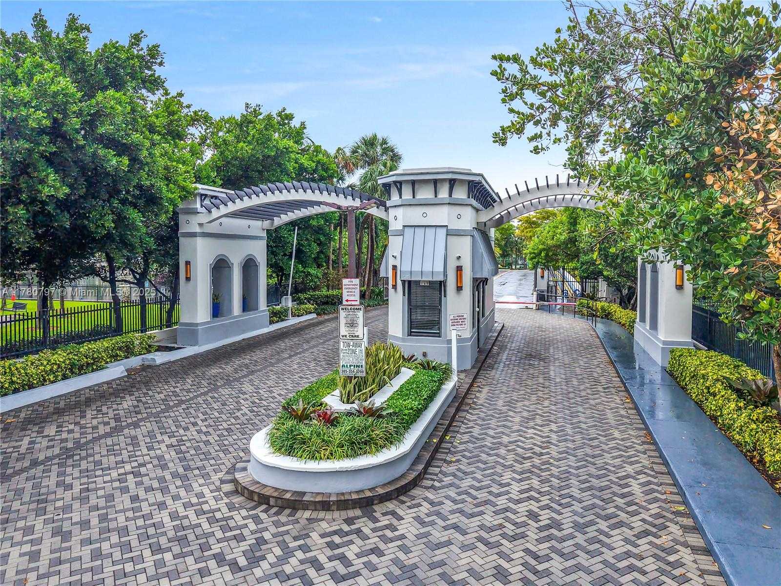 Small Image of 311 POINCIANA DR #801, Sunny Isles Beach Number 5