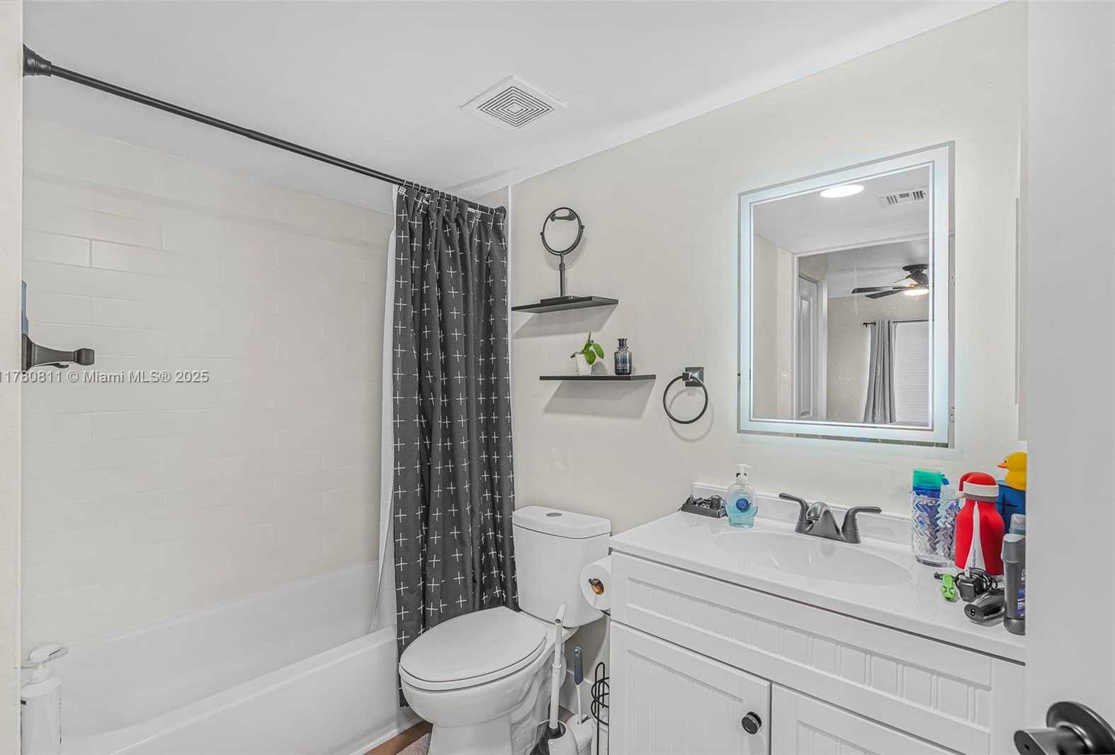 Small Image of 9548 SOUTH WEST 140TH CT #9548, Miami Number 16
