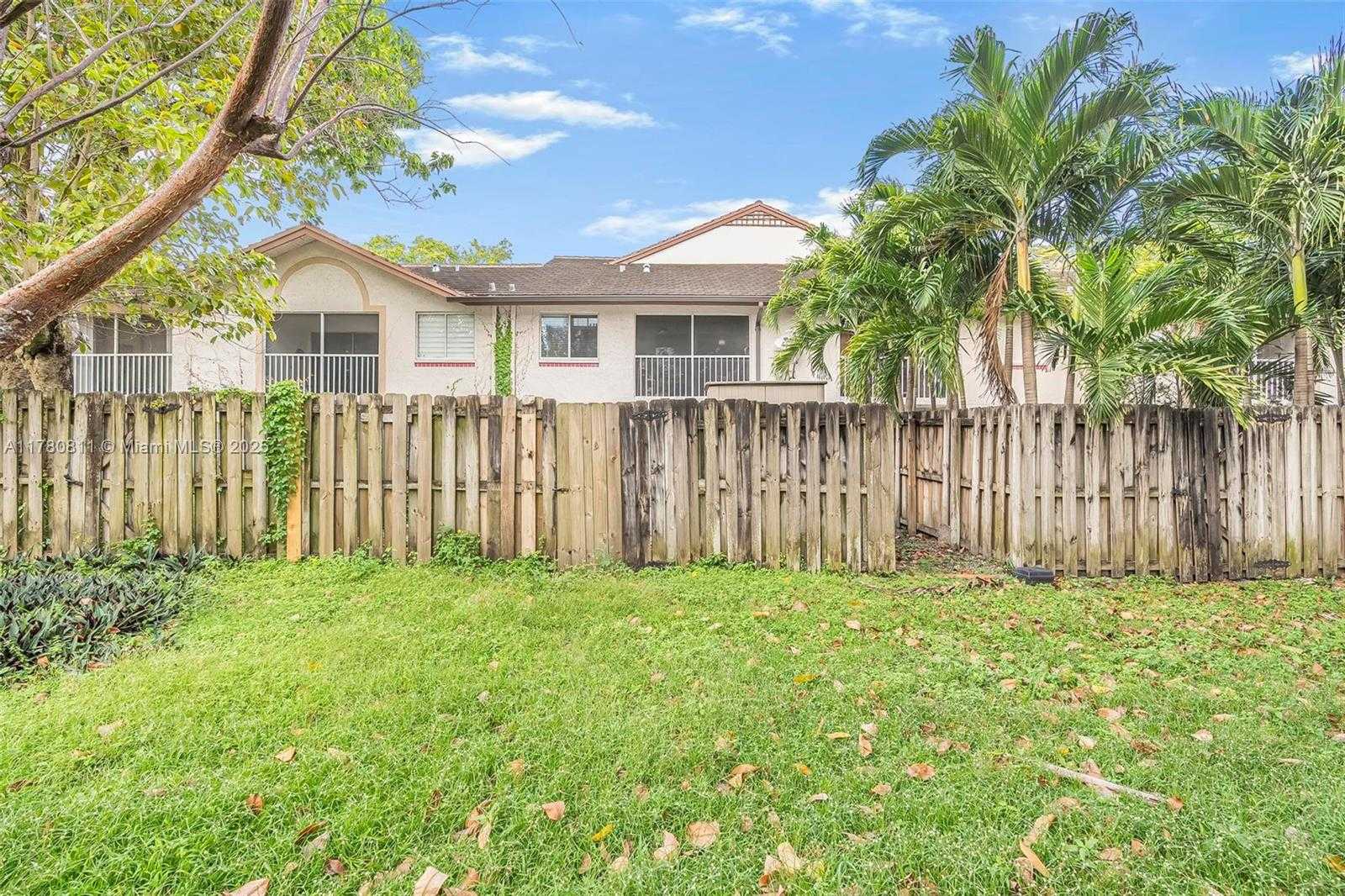Small Image of 9548 SOUTH WEST 140TH CT #9548, Miami Number 25