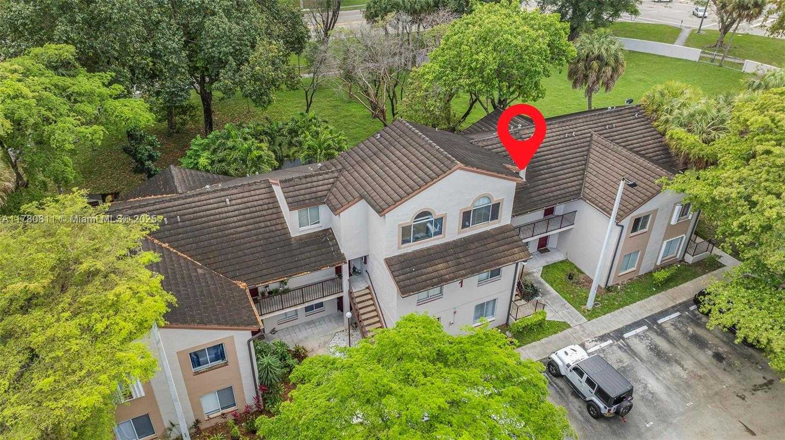 Small Image of 9548 SOUTH WEST 140TH CT #9548, Miami Number 26