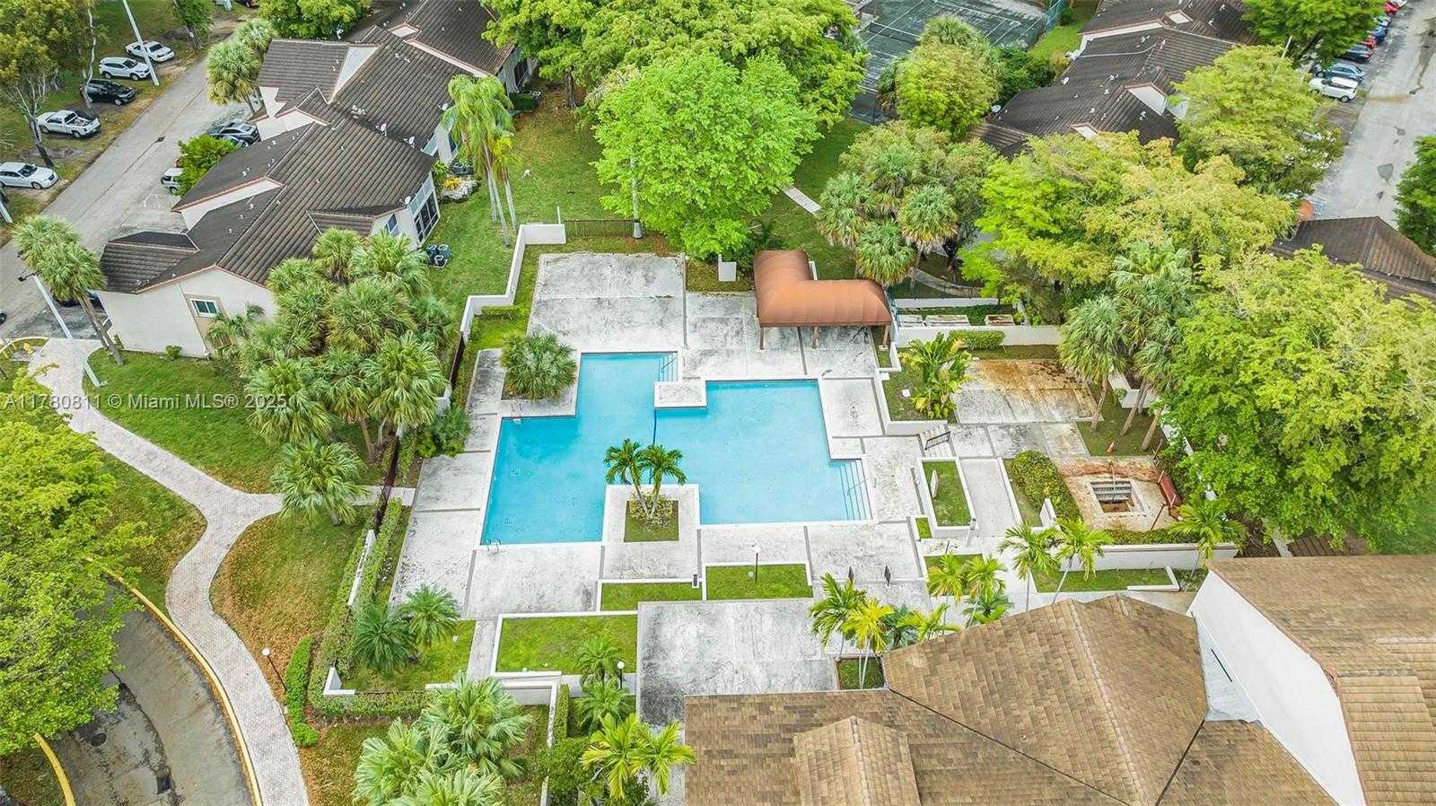 Small Image of 9548 SOUTH WEST 140TH CT #9548, Miami Number 28