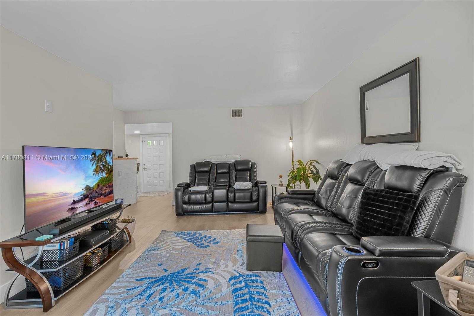 Small Image of 9548 SOUTH WEST 140TH CT #9548, Miami Number 3