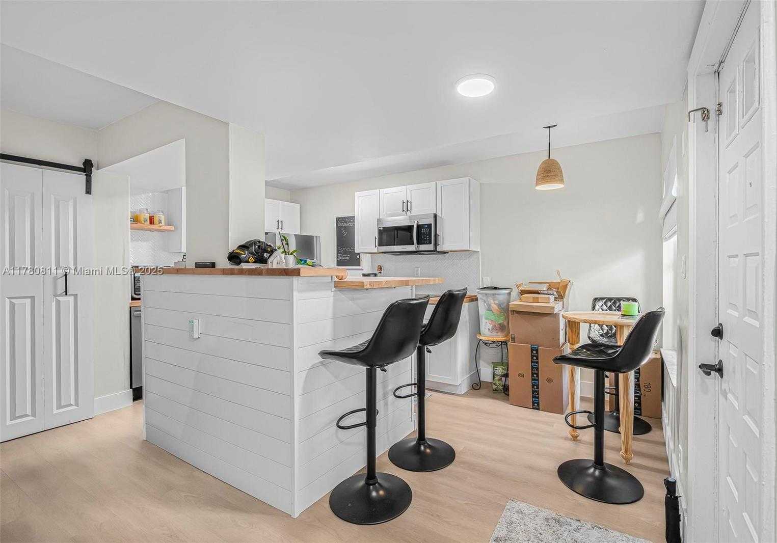 Small Image of 9548 SOUTH WEST 140TH CT #9548, Miami Number 5