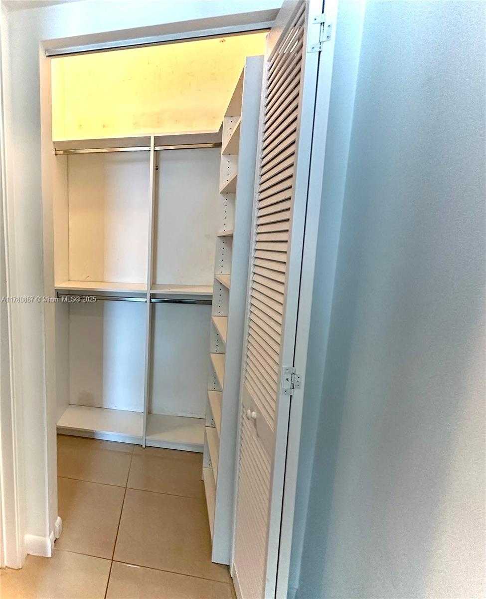 Small Image of 3470 EAST COAST AVE #H2207, Miami Number 24