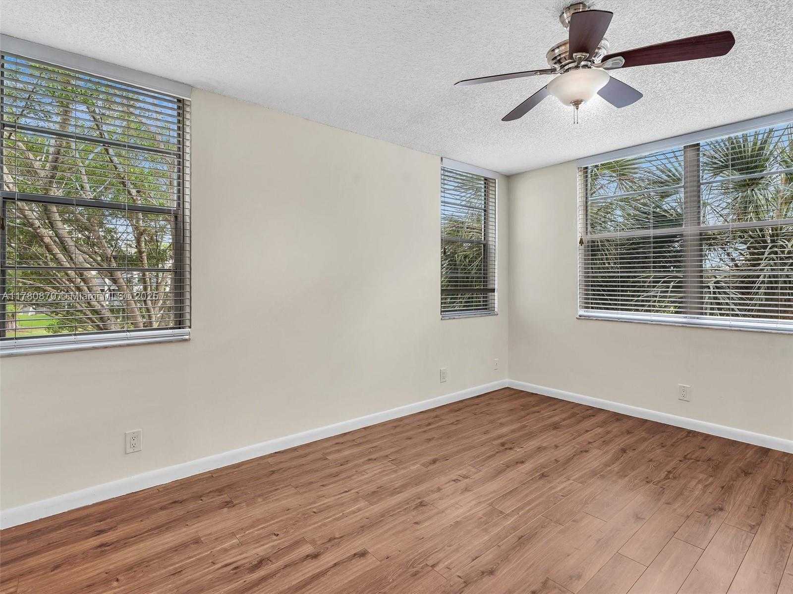 Small Image of 9311 ORANGE GROVE DR #301, Davie Number 20