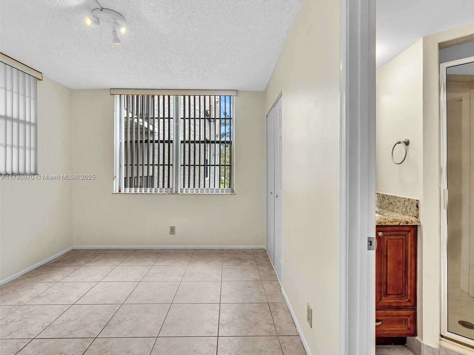 Small Image of 9311 ORANGE GROVE DR #301, Davie Number 26
