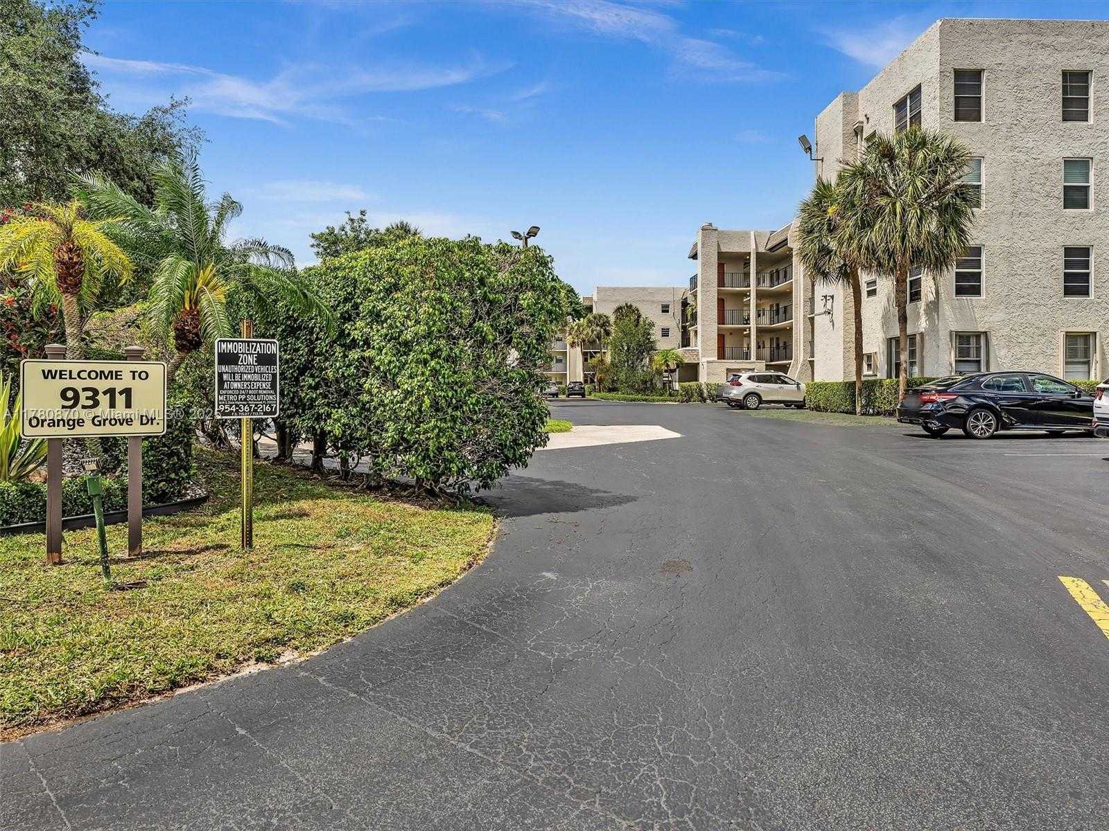 Small Image of 9311 ORANGE GROVE DR #301, Davie Number 32