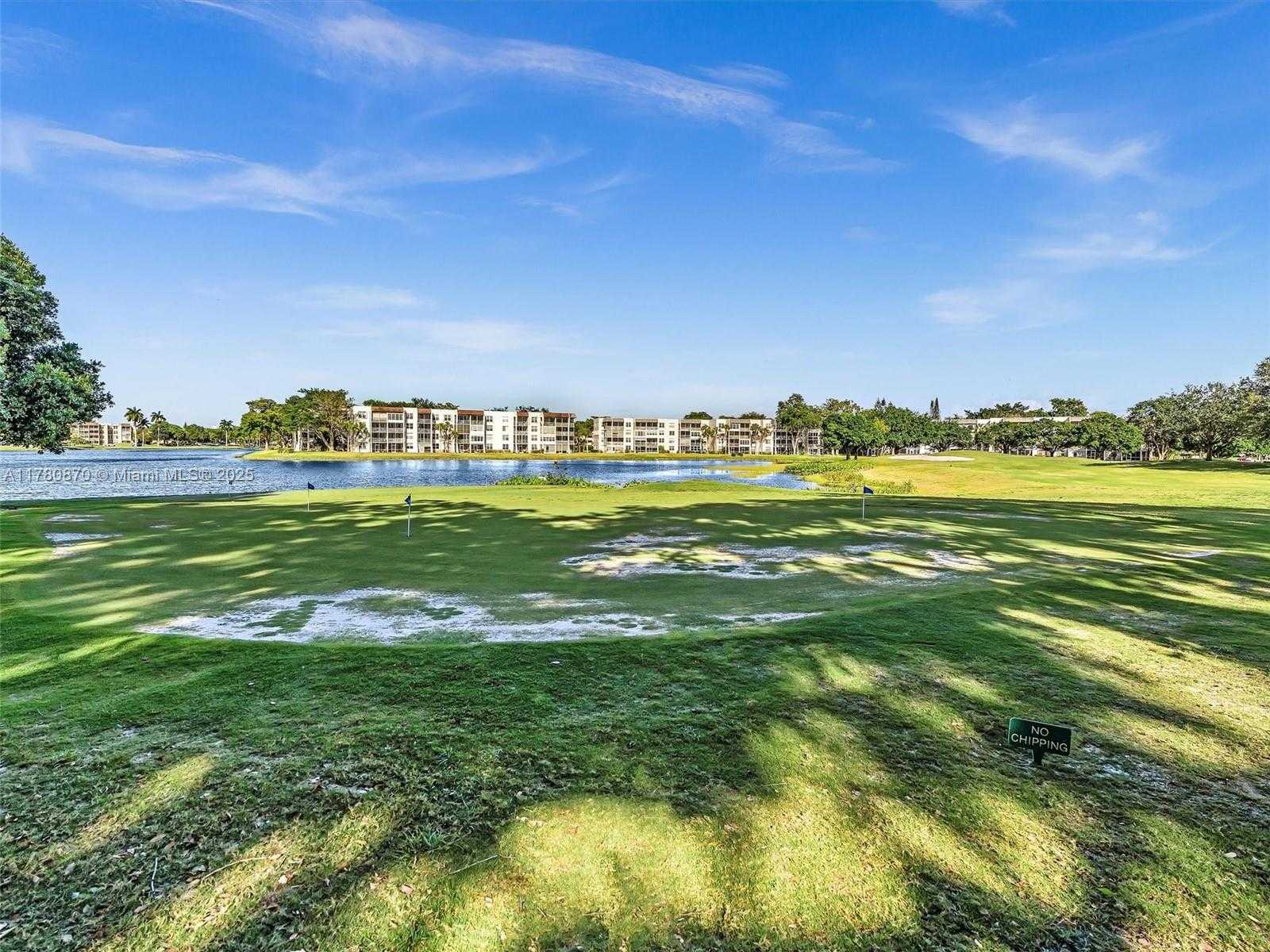 Small Image of 9311 ORANGE GROVE DR #301, Davie Number 40