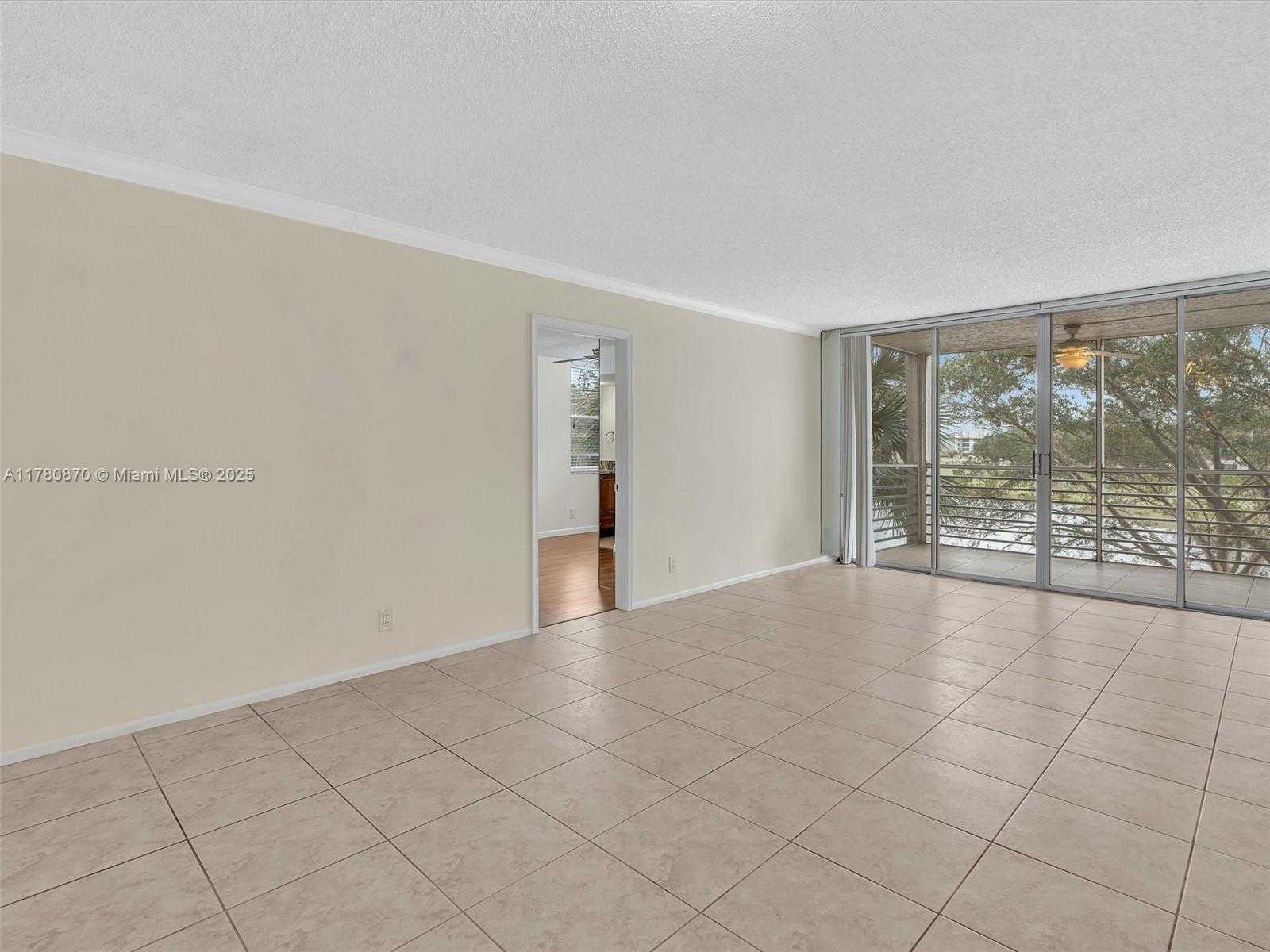 Small Image of 9311 ORANGE GROVE DR #301, Davie Number 6