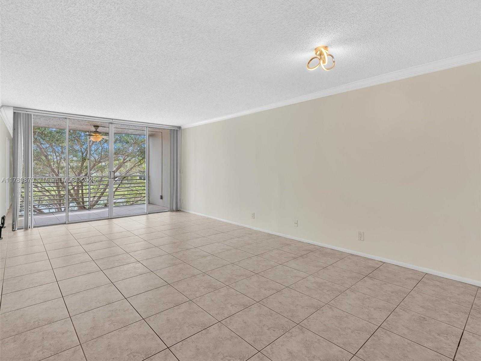 Small Image of 9311 ORANGE GROVE DR #301, Davie Number 7