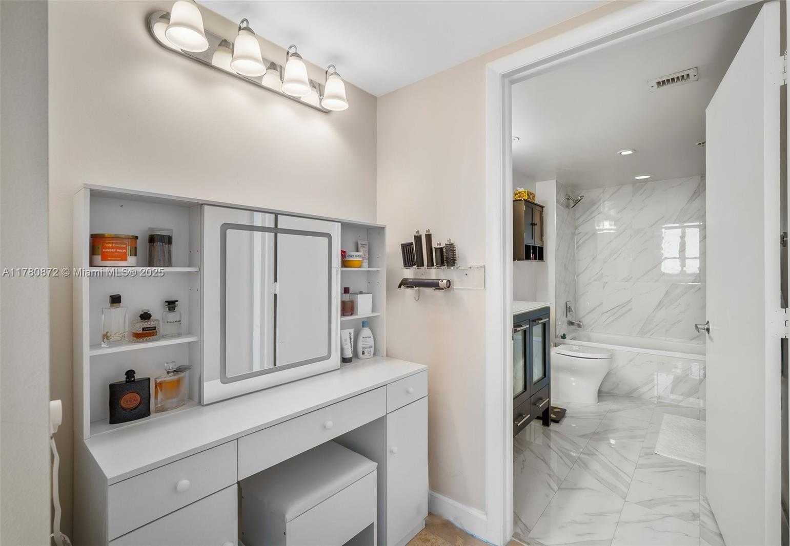Small Image of 650 WEST AVE #2104, Miami Beach Number 20