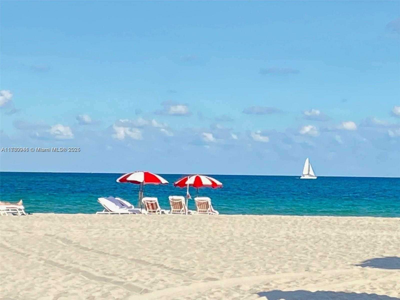 Small Image of 2899 COLLINS AVE #708, Miami Beach Number 4