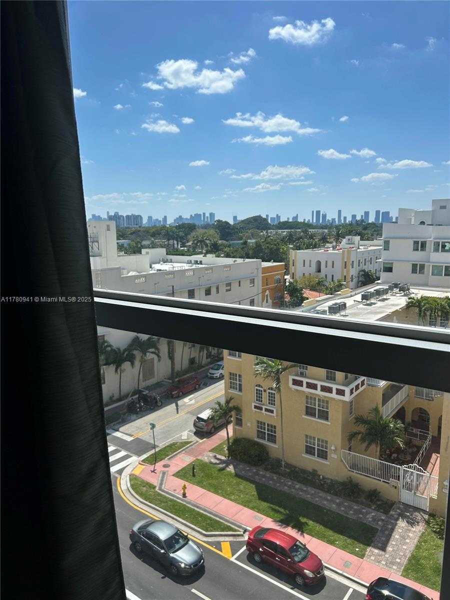 Small Image of 2899 COLLINS AVE #708, Miami Beach Number 6