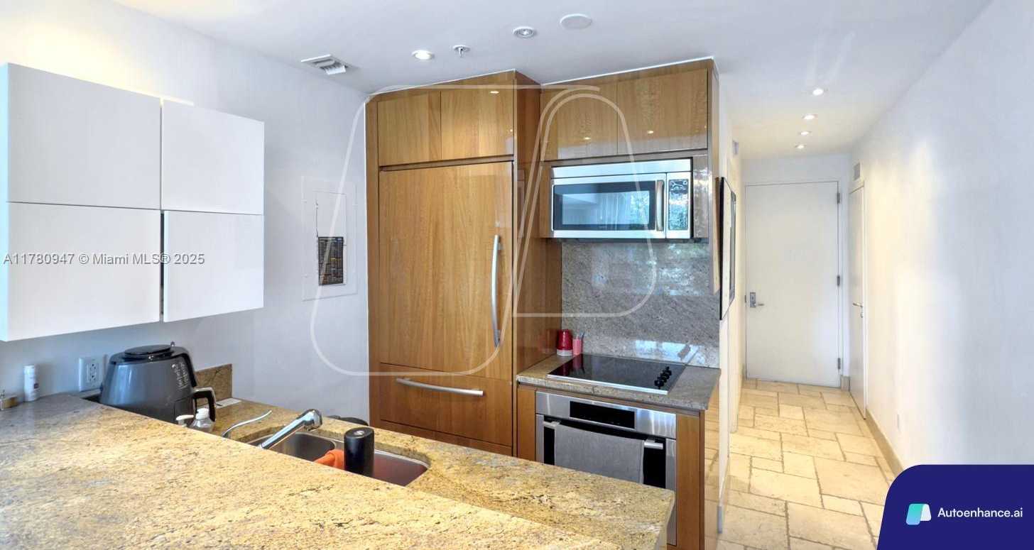 Small Image of 50 SOUTH POINTE DR #504, Miami Beach Number 8