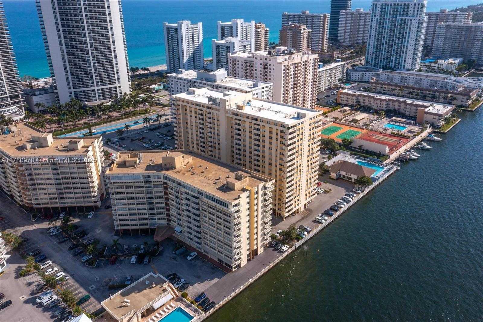 Small Image of 1833 SOUTH OCEAN DR #808, Hallandale Beach Number 10