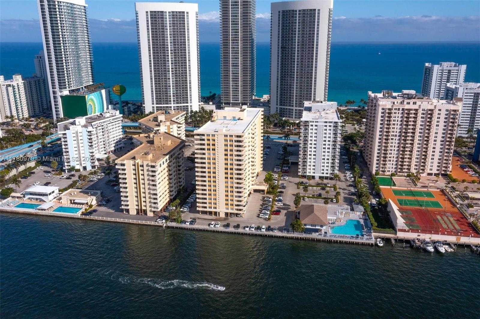 Small Image of 1833 SOUTH OCEAN DR #808, Hallandale Beach Number 11