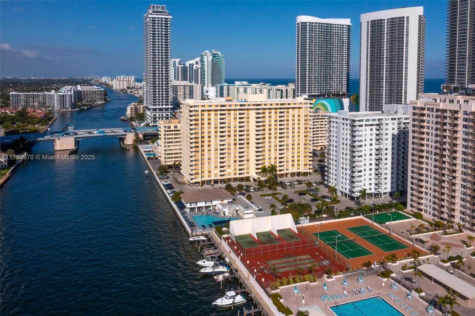 Small Image of 1833 SOUTH OCEAN DR #808, Hallandale Beach Number 13