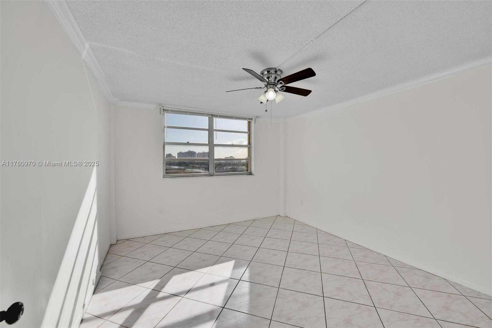 Small Image of 1833 SOUTH OCEAN DR #808, Hallandale Beach Number 32