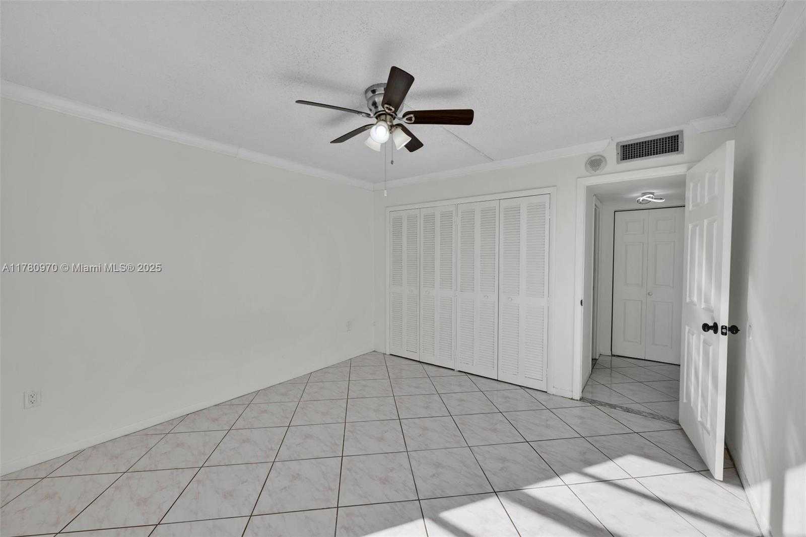 Small Image of 1833 SOUTH OCEAN DR #808, Hallandale Beach Number 33