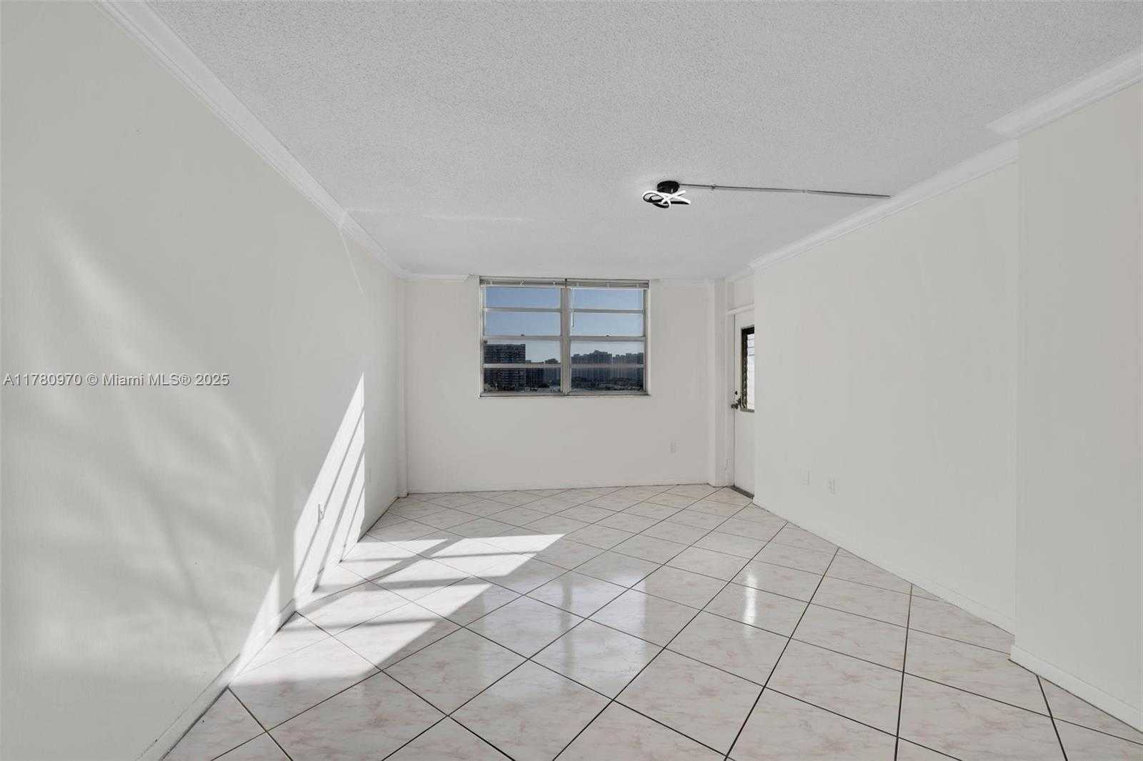 Small Image of 1833 SOUTH OCEAN DR #808, Hallandale Beach Number 37
