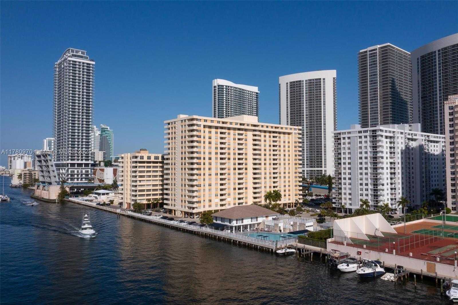 Small Image of 1833 SOUTH OCEAN DR #808, Hallandale Beach Number 4