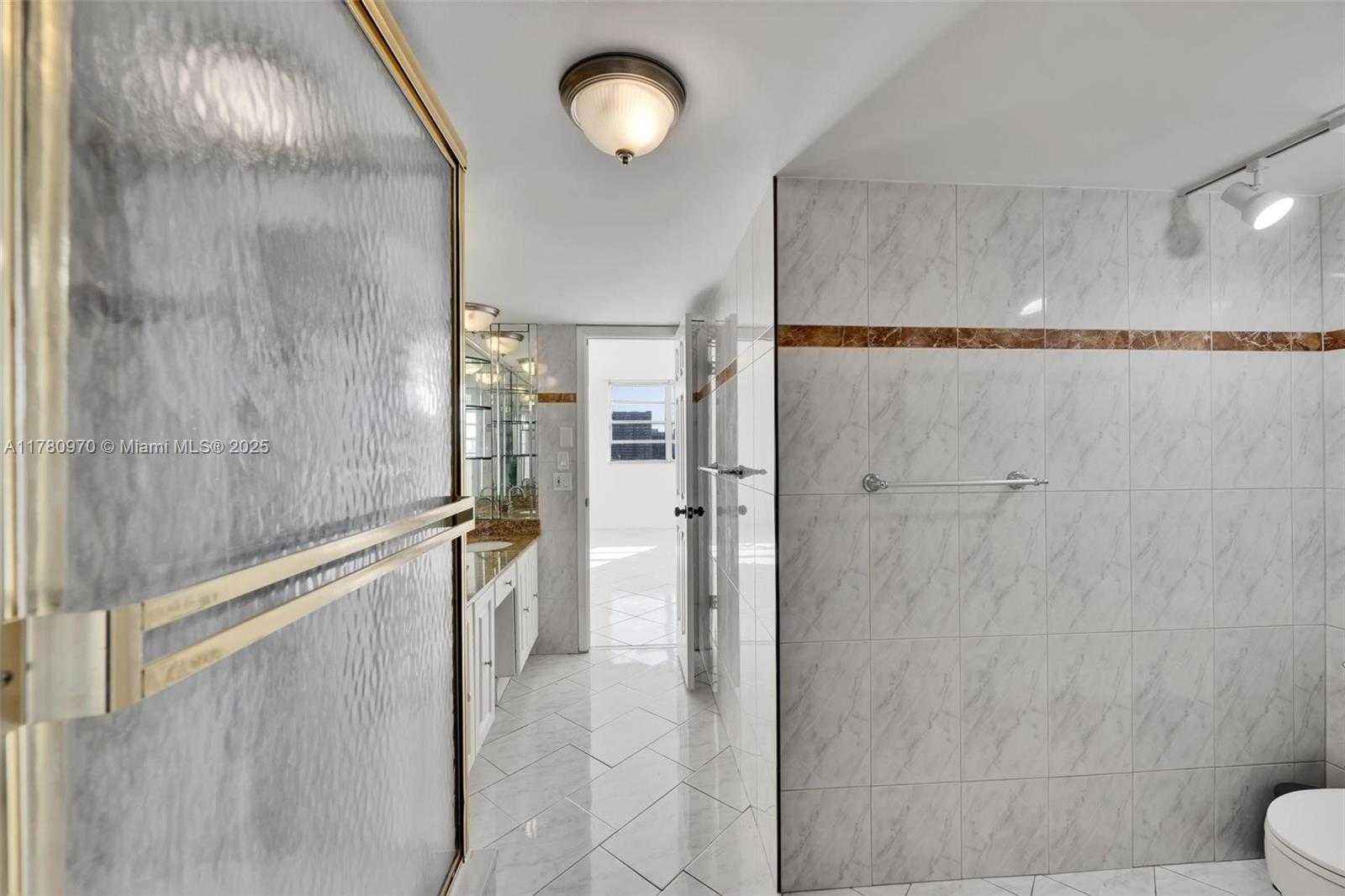 Small Image of 1833 SOUTH OCEAN DR #808, Hallandale Beach Number 41