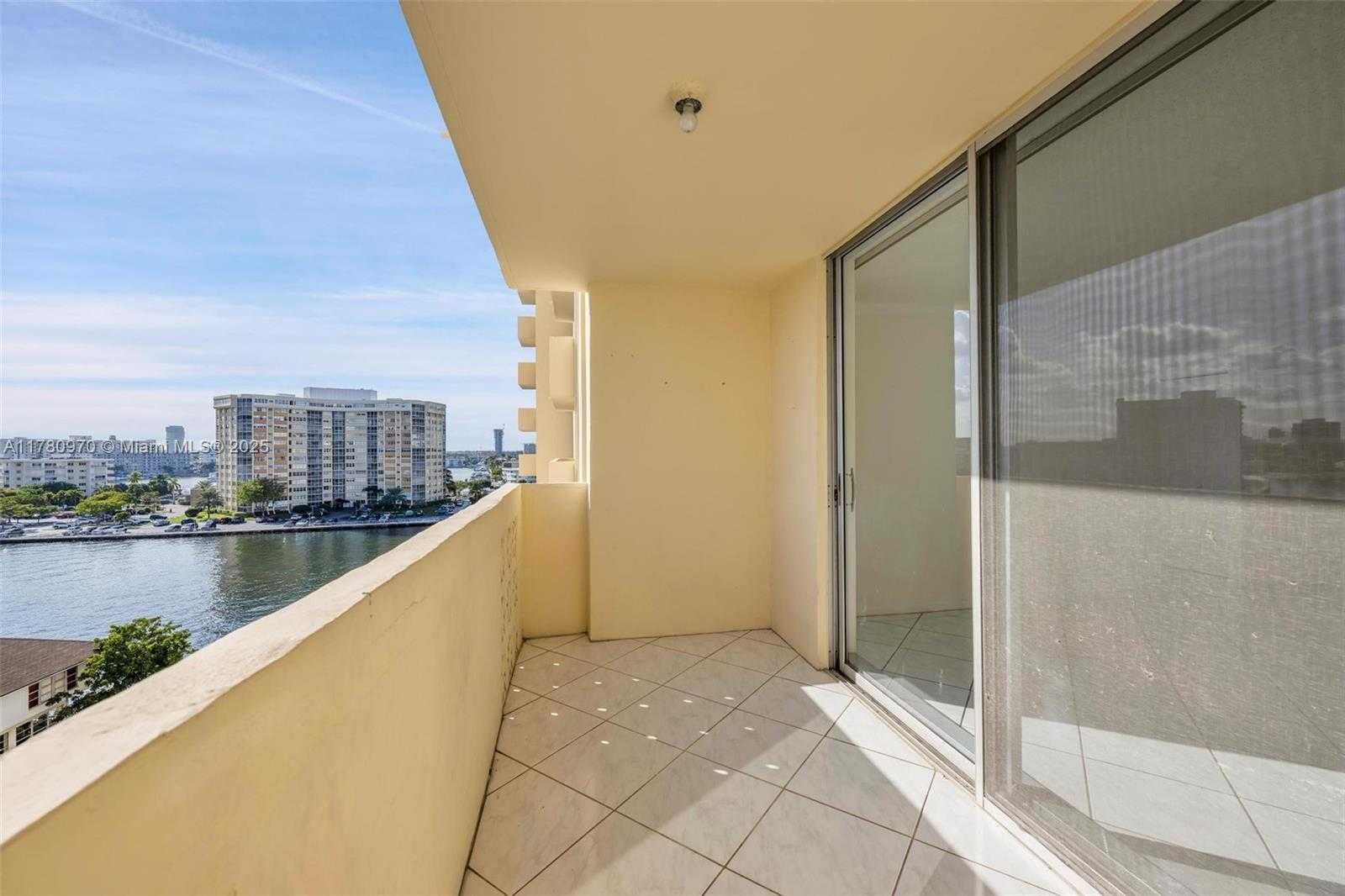 Small Image of 1833 SOUTH OCEAN DR #808, Hallandale Beach Number 49