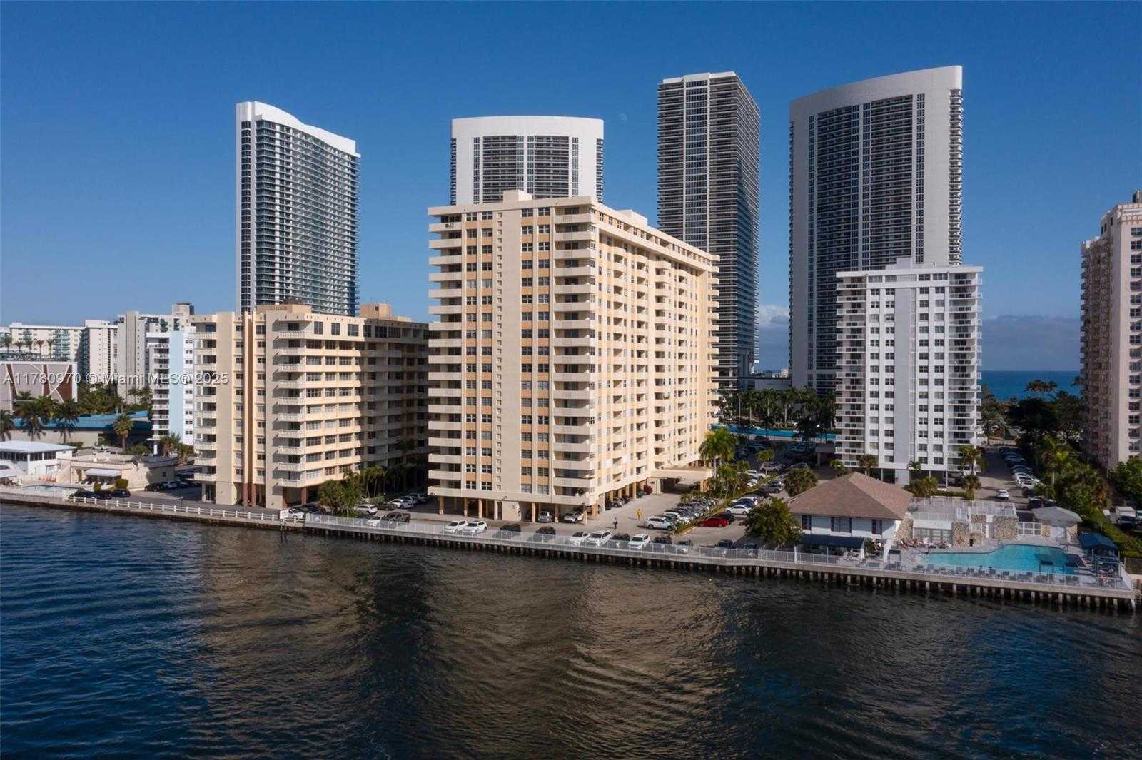 Small Image of 1833 SOUTH OCEAN DR #808, Hallandale Beach Number 5