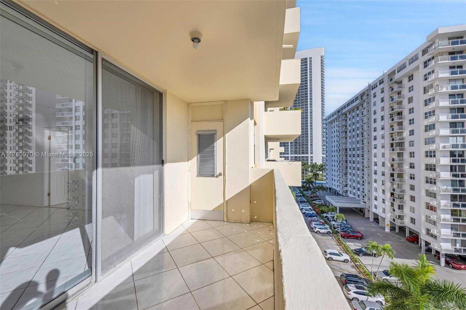 Small Image of 1833 SOUTH OCEAN DR #808, Hallandale Beach Number 50