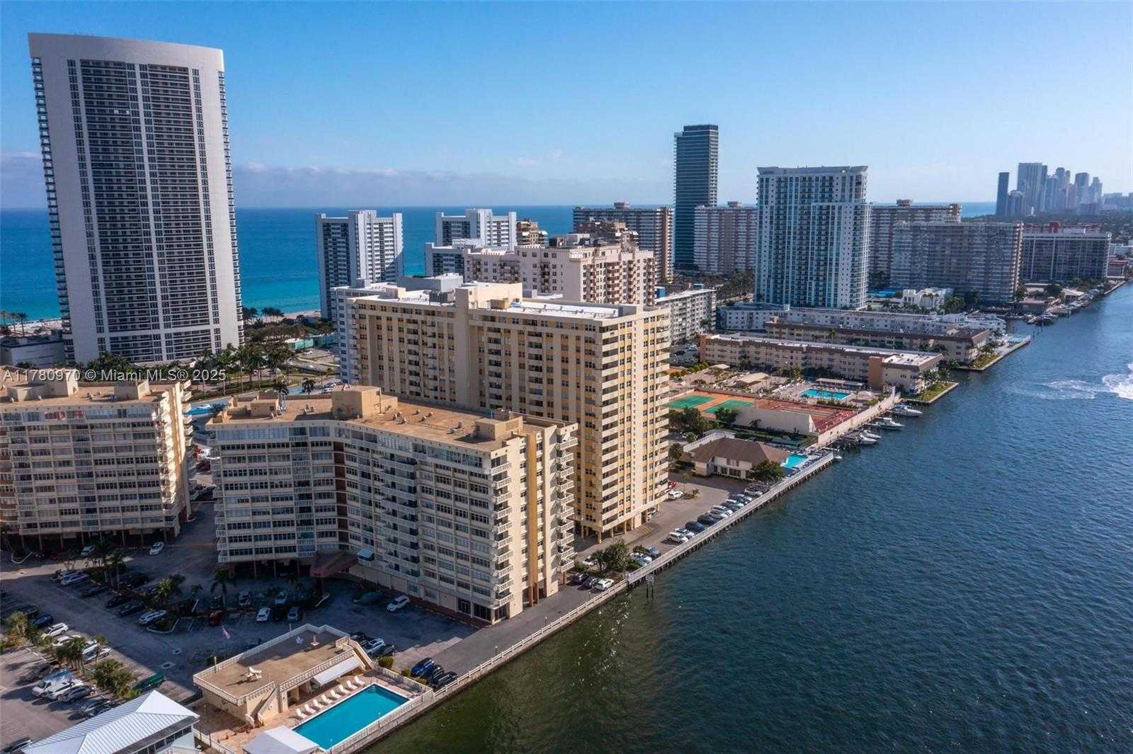 Small Image of 1833 SOUTH OCEAN DR #808, Hallandale Beach Number 8