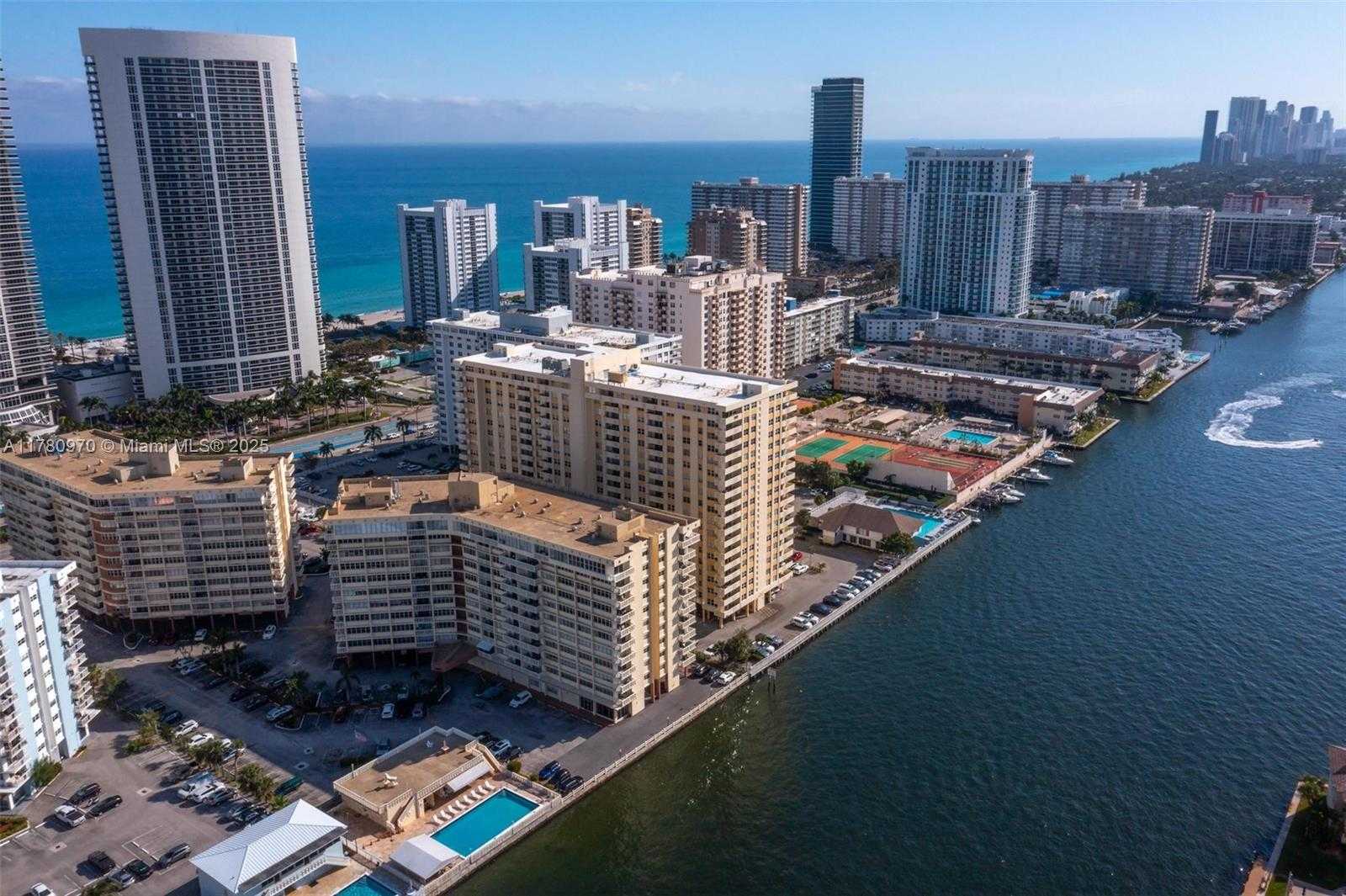 Small Image of 1833 SOUTH OCEAN DR #808, Hallandale Beach Number 9