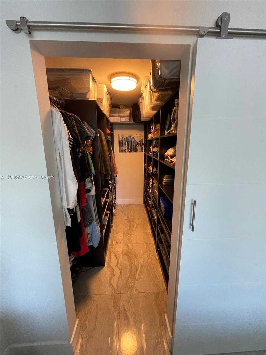 Small Image of 2655 COLLINS AVE #1407, Miami Beach Number 12