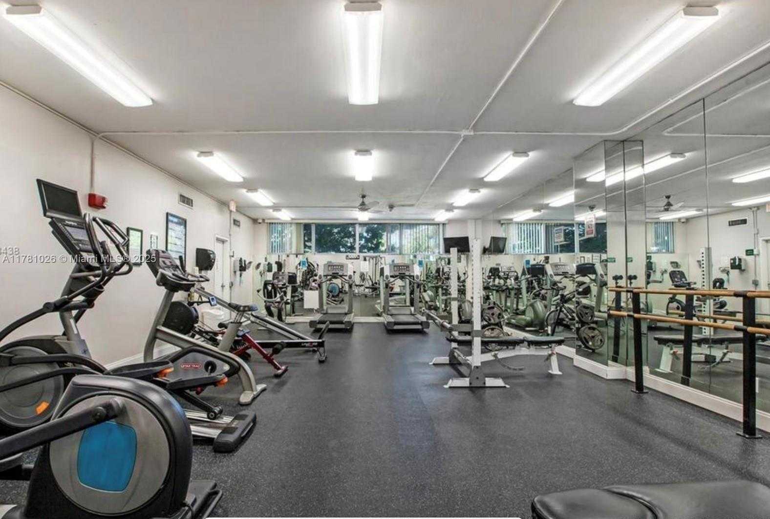 Small Image of 2655 COLLINS AVE #1407, Miami Beach Number 18