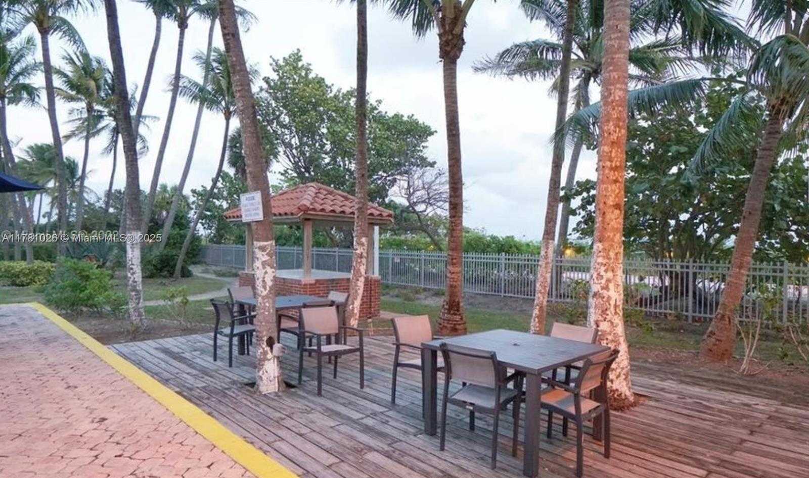 Small Image of 2655 COLLINS AVE #1407, Miami Beach Number 19